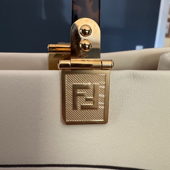 Medium Fendi Sunshine Tote- White - Picture 8 of 16